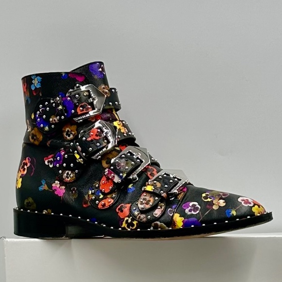 Givenchy Night Pansy Stud & Buckle Drop-Kickers WOMENS SZ 38.5 - Picture 4 of 15